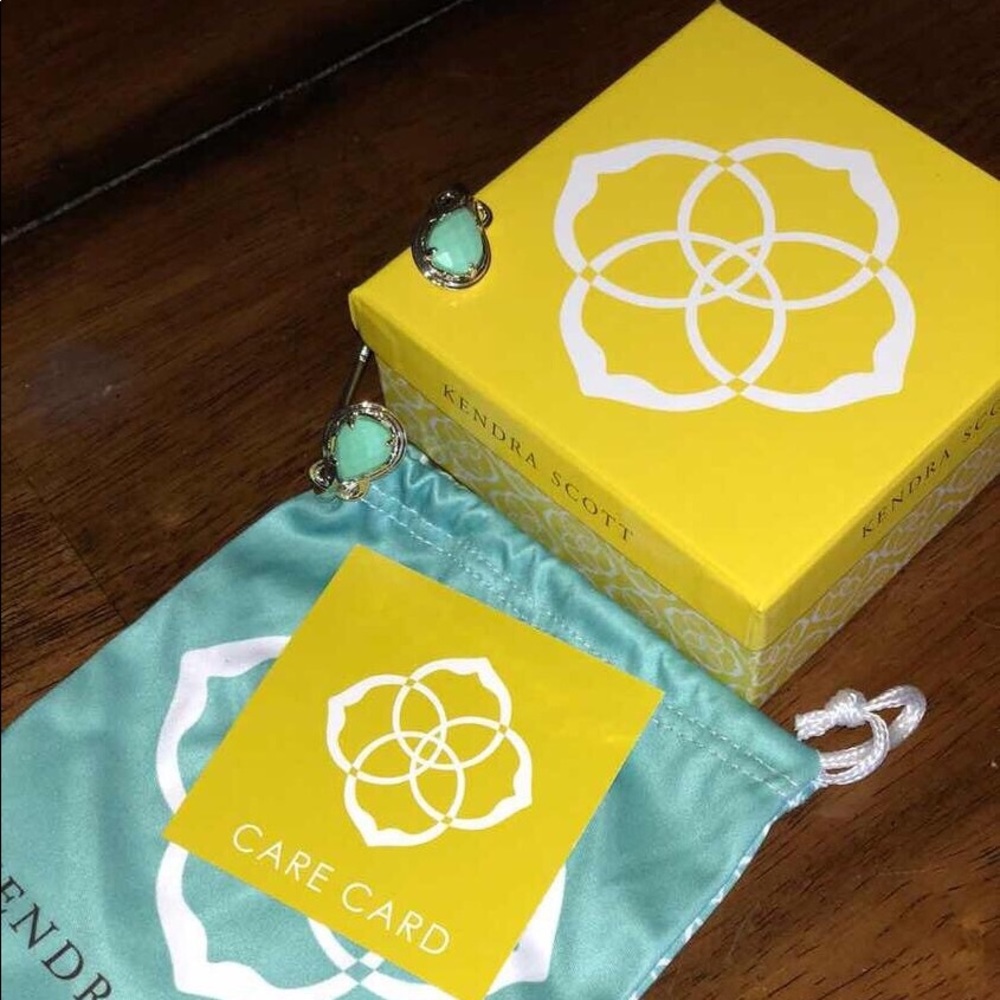 Kendra Scott Andy Gold Cuff Bracelet (New in Box) - Picture 6 of 7